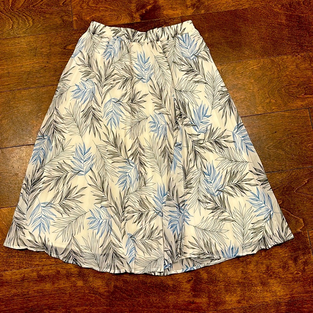 Target size XS summer skirt for work or play